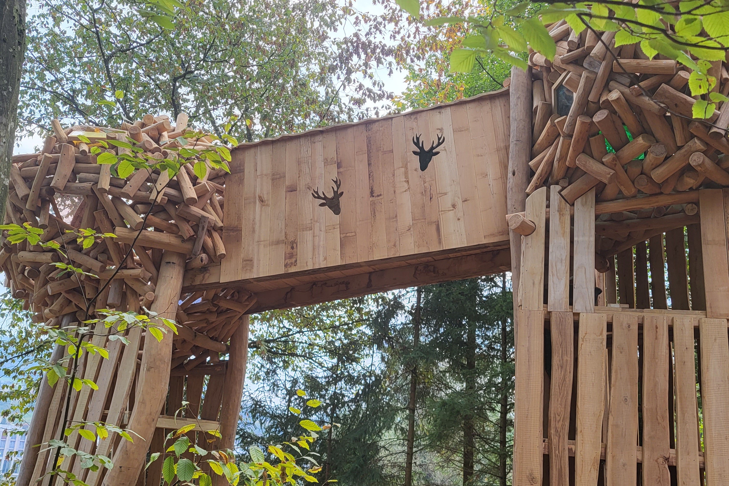 Hirschpark Willisau - Spielturm Eichhörnchennest
